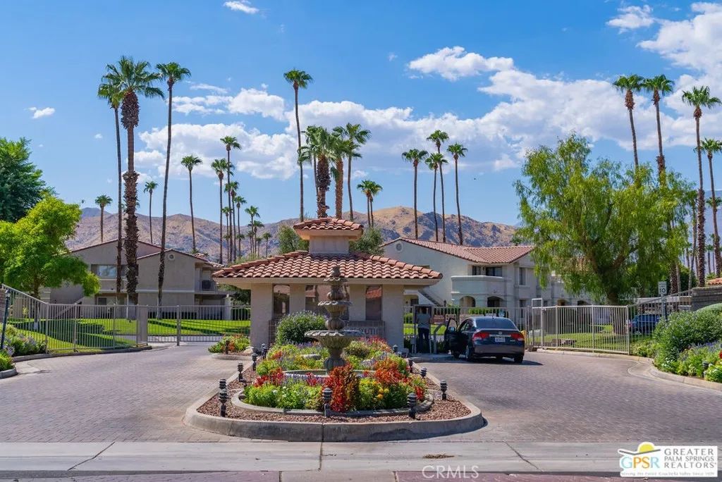 505 S Farrell Drive H44, Palm Springs, CA 92264
