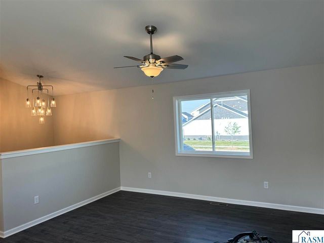 2005 Aster Lane, Mankato, MN 56001