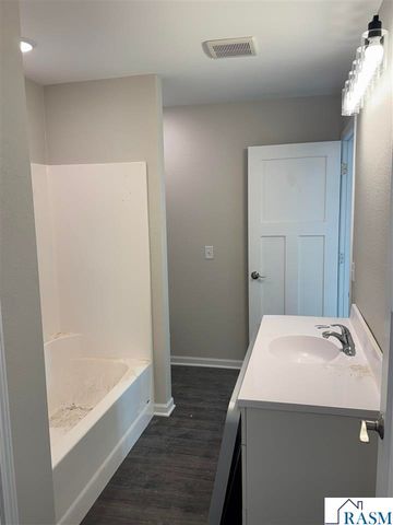 2005 Aster Lane, Mankato, MN 56001