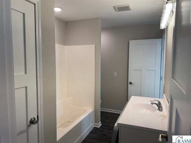 2005 Aster Lane, Mankato, MN 56001