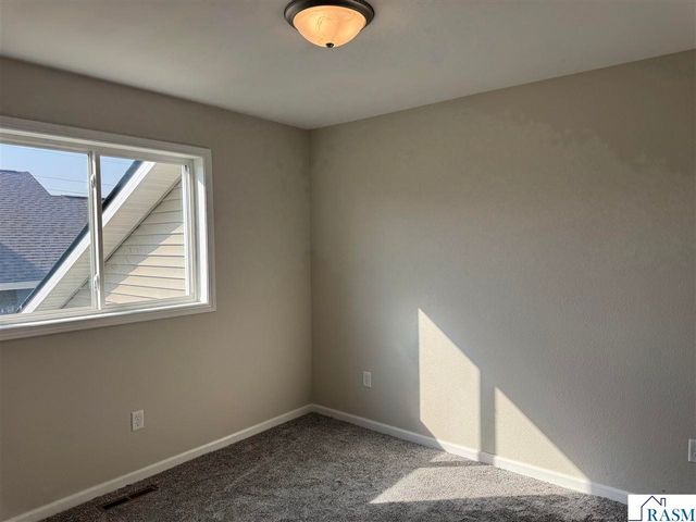 2005 Aster Lane, Mankato, MN 56001