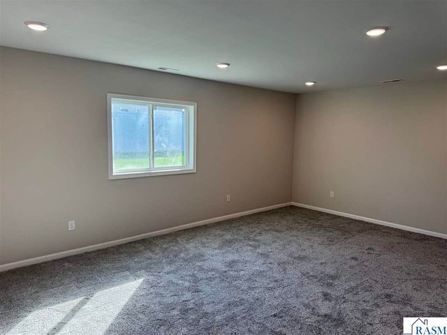 2005 Aster Lane, Mankato, MN 56001