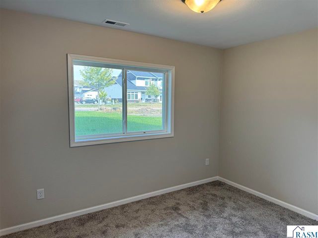 2005 Aster Lane, Mankato, MN 56001