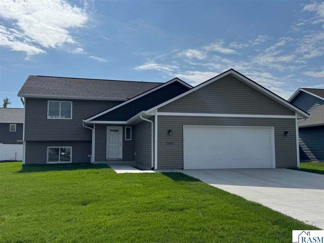 2005 Aster Lane, Mankato, MN 56001