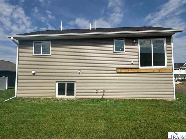 2005 Aster Lane, Mankato, MN 56001