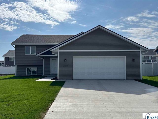 2005 Aster Lane, Mankato, MN 56001