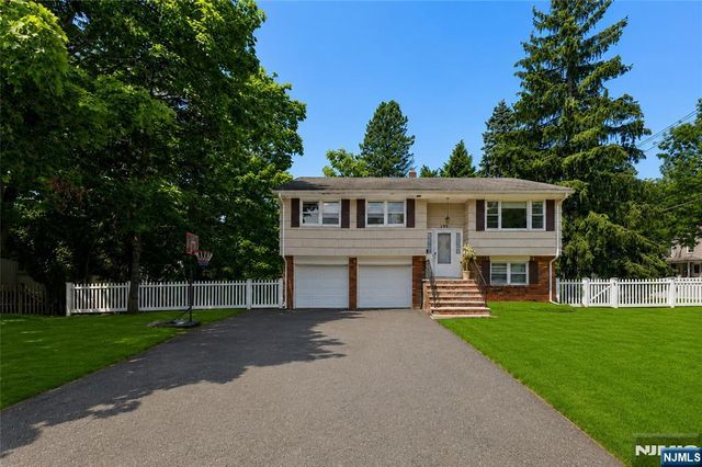 195 4th Street, Cresskill, NJ 07626