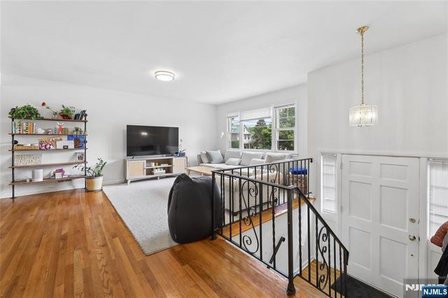 195 4th Street, Cresskill, NJ 07626