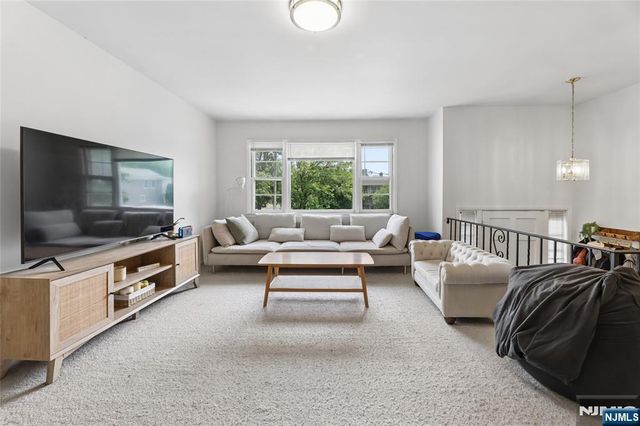 195 4th Street, Cresskill, NJ 07626