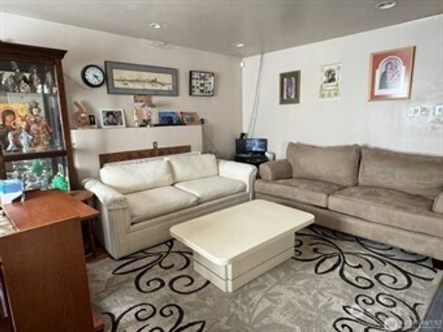 830 NE 67th Street, Seattle, WA 98114