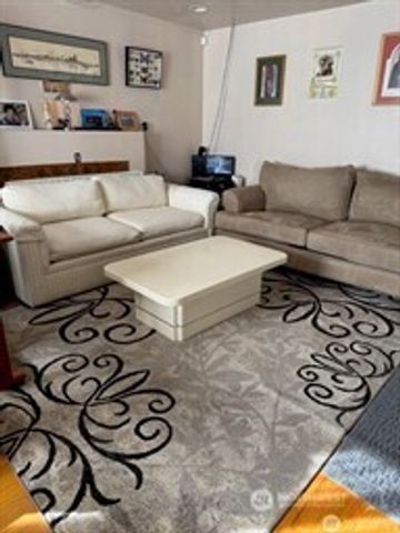 830 NE 67th Street, Seattle, WA 98114