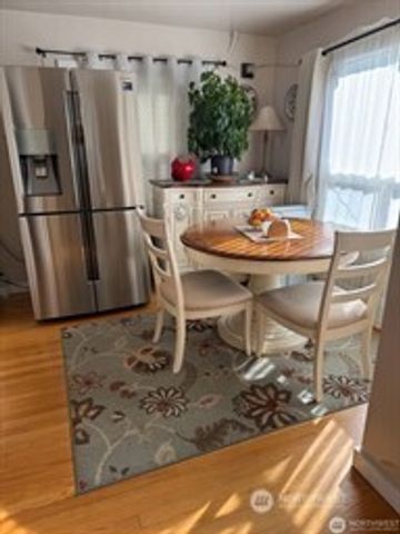 830 NE 67th Street, Seattle, WA 98114