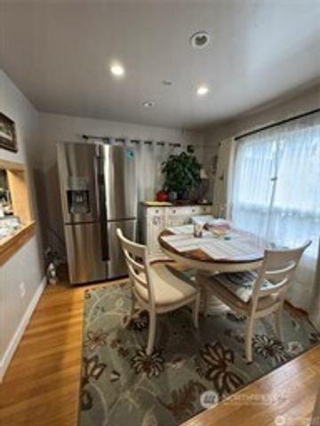 830 NE 67th Street, Seattle, WA 98114