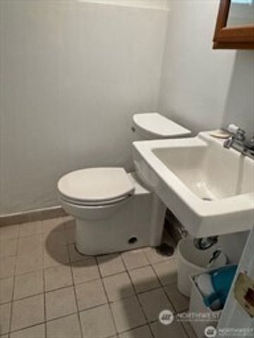 830 NE 67th Street, Seattle, WA 98114