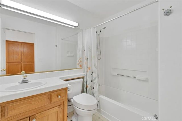 8590 N Sierra Vista, Fresno, CA 93720