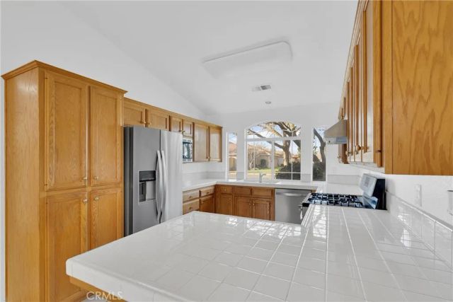 8590 N Sierra Vista, Fresno, CA 93720