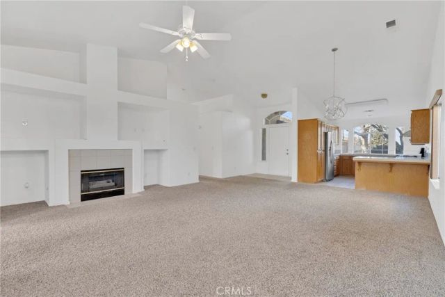 8590 N Sierra Vista, Fresno, CA 93720