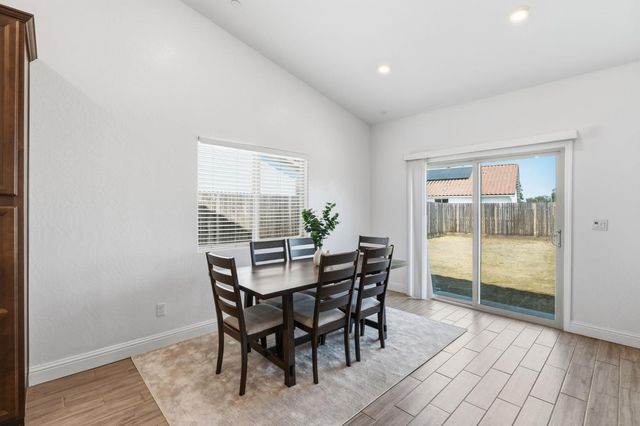 6128 E Platt Avenue, Fresno, CA 93727