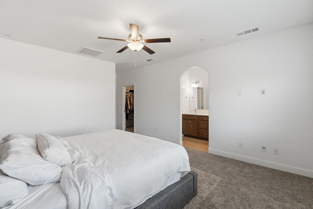 Image 15 of property listing at 6128 E Platt Avenue, Fresno, CA 93727