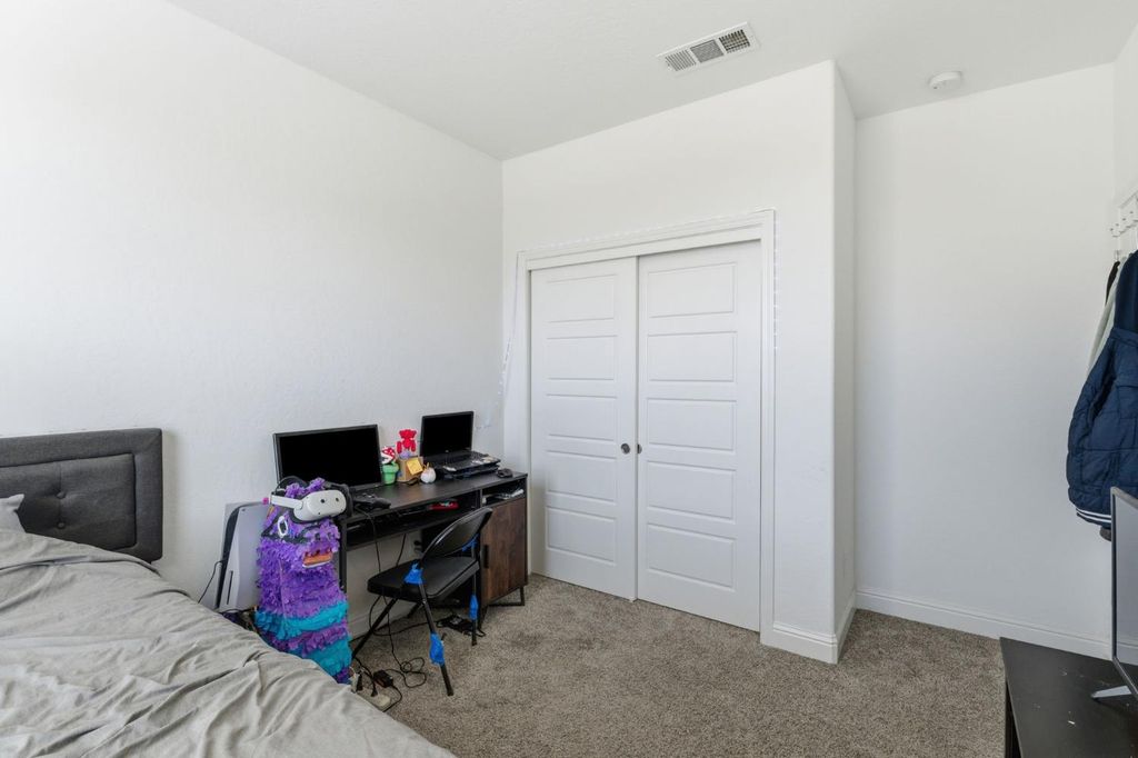 Image 18 of property listing at 6128 E Platt Avenue, Fresno, CA 93727