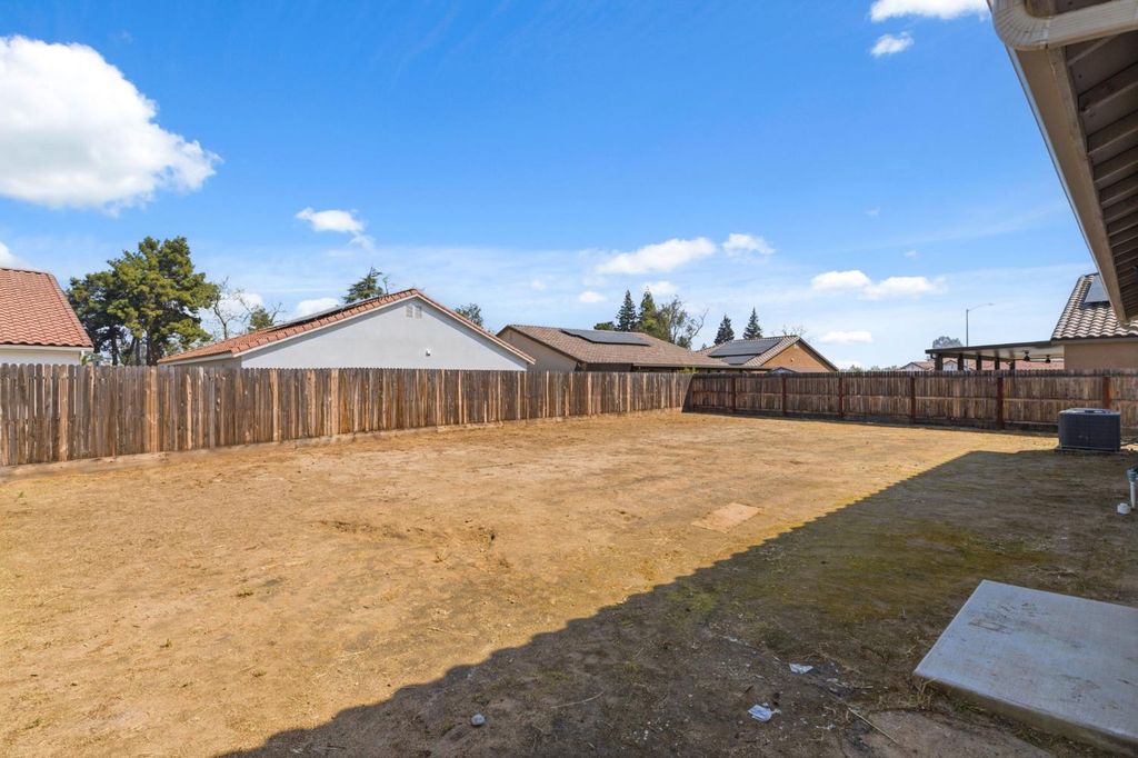 Image 23 of property listing at 6128 E Platt Avenue, Fresno, CA 93727