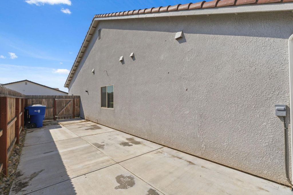 Image 27 of property listing at 6128 E Platt Avenue, Fresno, CA 93727