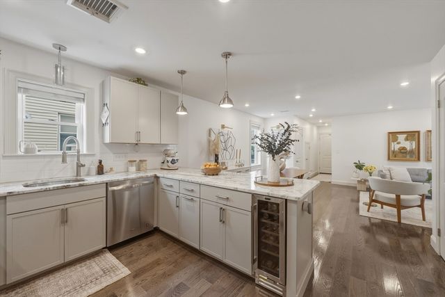 22 Otis St 1, Somerville, MA 02145