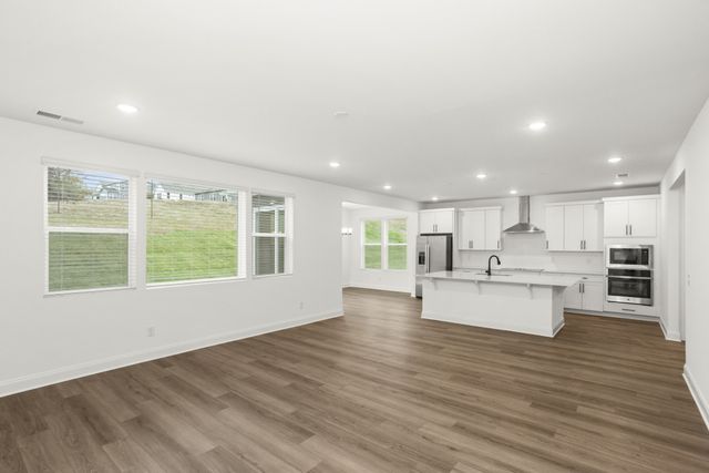 1555 Oak Springs Drive, Columbia, TN 38401