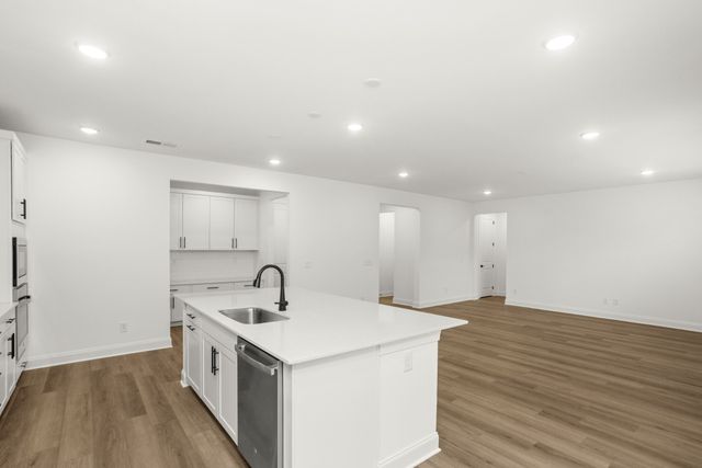 1555 Oak Springs Drive, Columbia, TN 38401