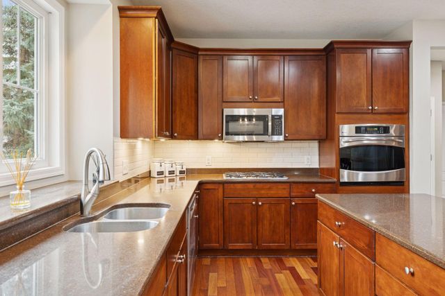 6726 Fountain Lane N, Maple Grove, MN 55311