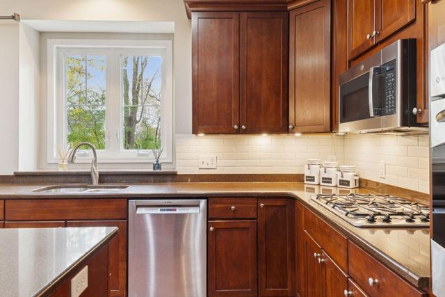 6726 Fountain Lane N, Maple Grove, MN 55311