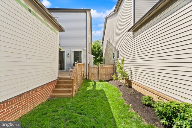 22986 BUBBLING BROOK DR, Brambleton, VA 20148