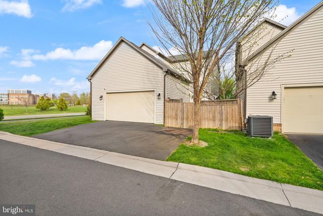 22986 BUBBLING BROOK DR, Brambleton, VA 20148