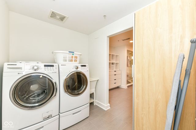 30 W Main Street B, Carmel, IN 46032