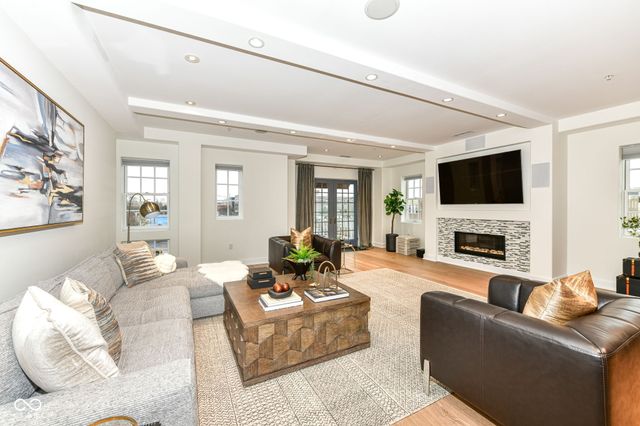 30 W Main Street B, Carmel, IN 46032