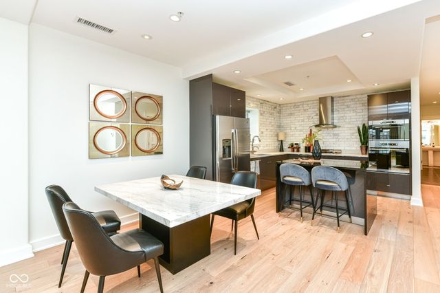 30 W Main Street B, Carmel, IN 46032