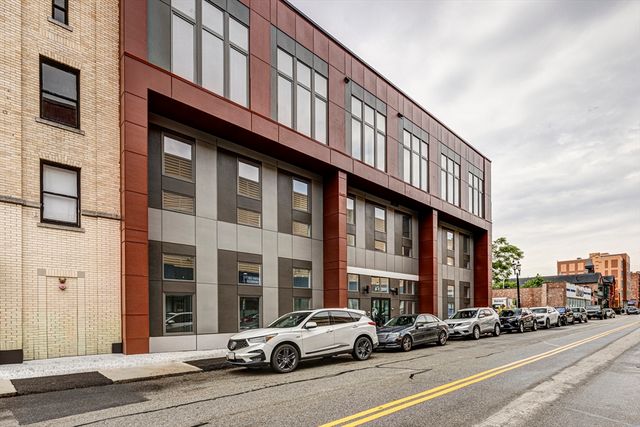 80 Middlesex St 202, Lowell, MA 01852