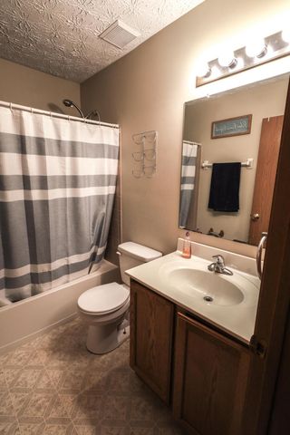 2062 Summer Banks Drive, Grove City, OH 43123