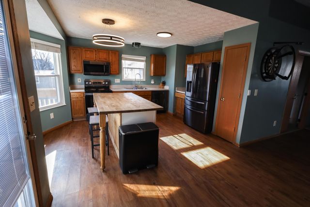 2062 Summer Banks Drive, Grove City, OH 43123