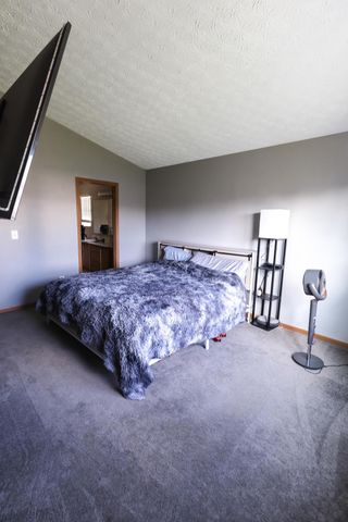 2062 Summer Banks Drive, Grove City, OH 43123