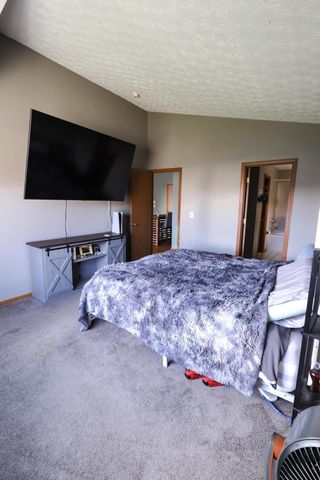 2062 Summer Banks Drive, Grove City, OH 43123