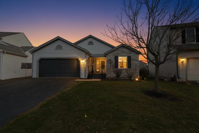 2062 Summer Banks Drive, Grove City, OH 43123