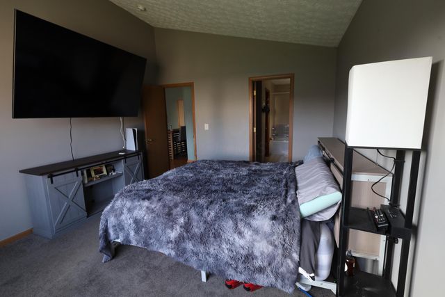 2062 Summer Banks Drive, Grove City, OH 43123