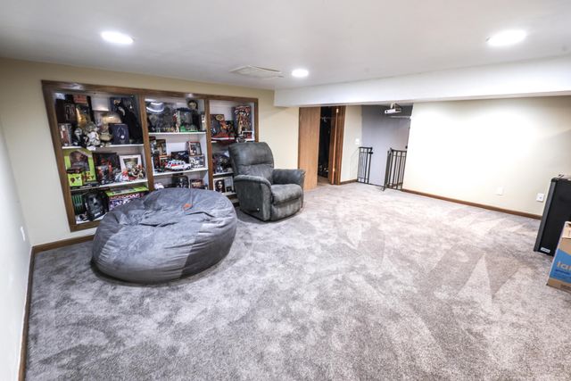 2062 Summer Banks Drive, Grove City, OH 43123