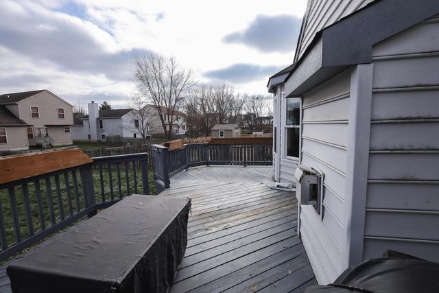 2062 Summer Banks Drive, Grove City, OH 43123