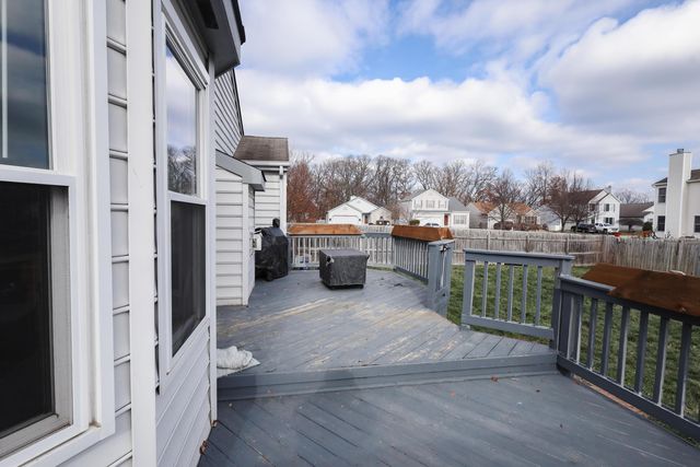 2062 Summer Banks Drive, Grove City, OH 43123