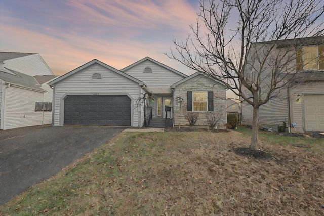 2062 Summer Banks Drive, Grove City, OH 43123