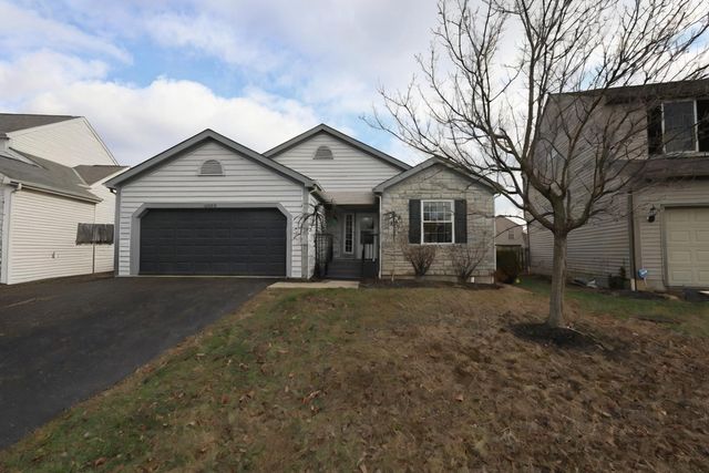 2062 Summer Banks Drive, Grove City, OH 43123