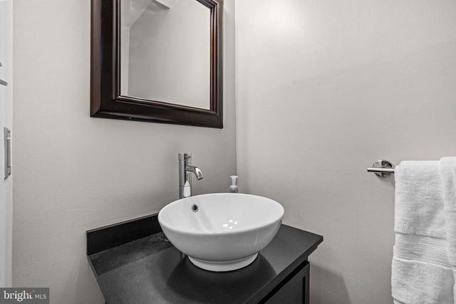 1924 NEW HAMPSHIRE AVE NW, Washington, DC 20009