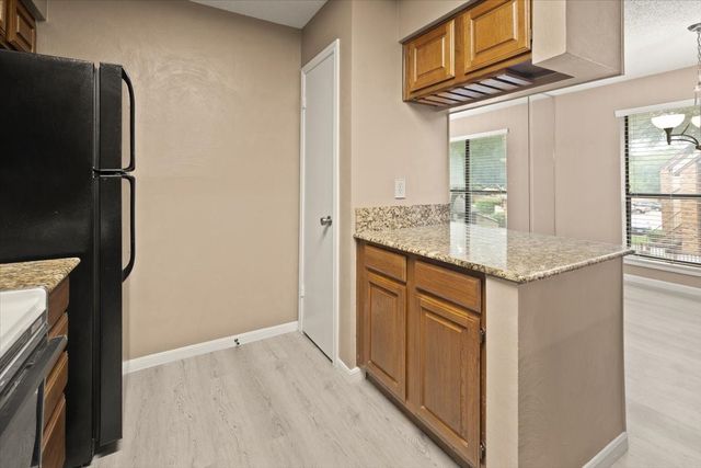 1201 Harwell Drive 225, Arlington, TX 76011